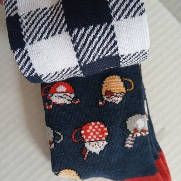 Christmas Winter Socks K. Bell Women's Crew Holiday Assortment 2 Pairs - Picture 14 of 14